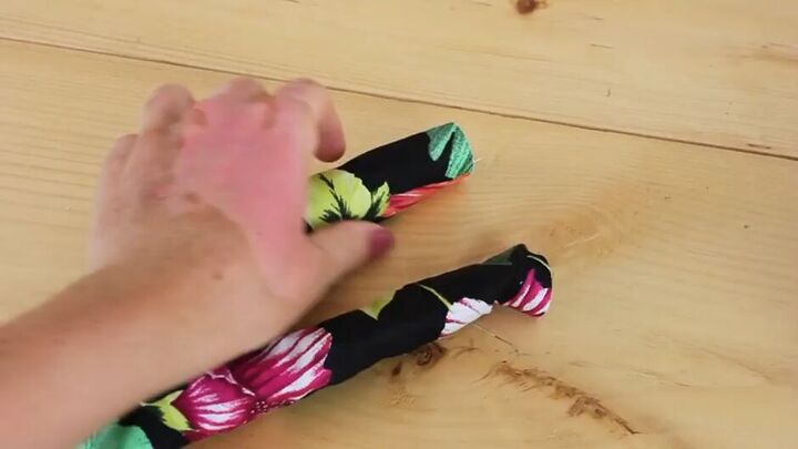 how to make a scrunchie from leftover material, Attaching ends