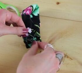 how to make a scrunchie from leftover material, Sewing the seams together