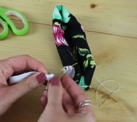 how to make a scrunchie from leftover material, Inserting the elastic