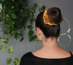 How to Make a Scrunchie From Leftover Material