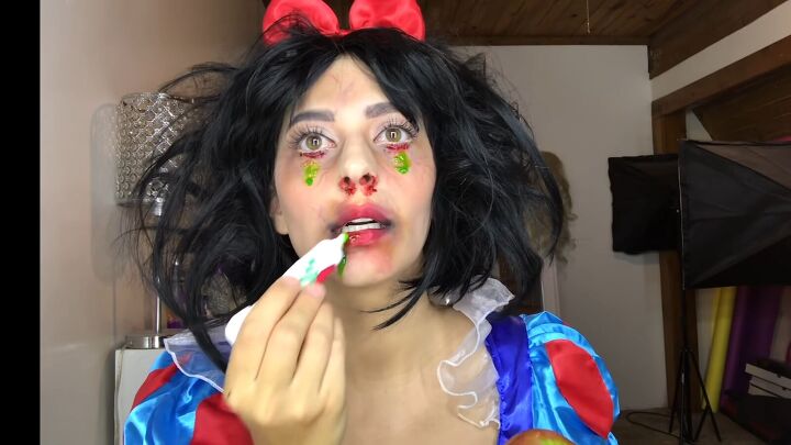 diy spooky poisoned snow white makeup for halloween