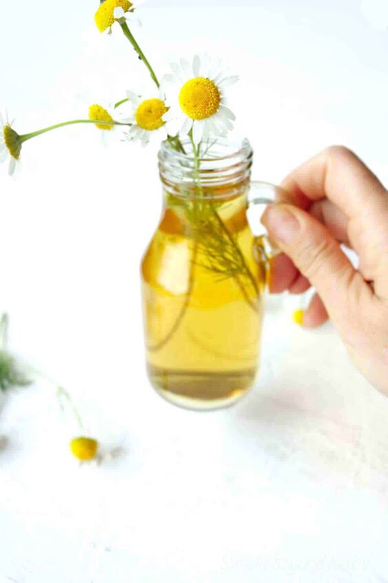 chamomile tea hair rinse and its alterations for glowing hair, chamomile tea for hair