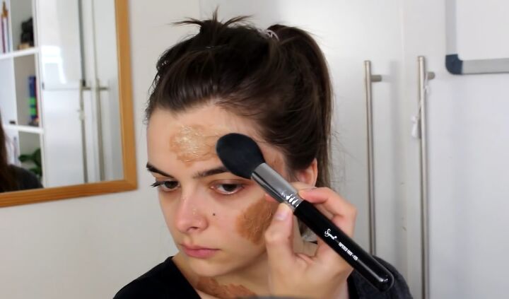 gruesome game of thrones makeup tutorial, Applying powder