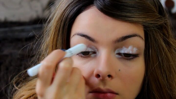 fantasy mermaid makeup tutorial for halloween, Highlighting eyelids