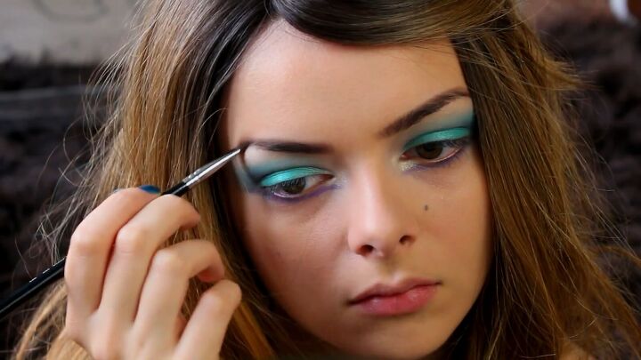 fantasy mermaid makeup tutorial for halloween, Touching up eyebrows