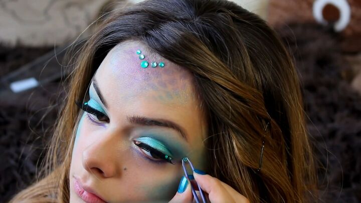 fantasy mermaid makeup tutorial for halloween, Adding rhinestones
