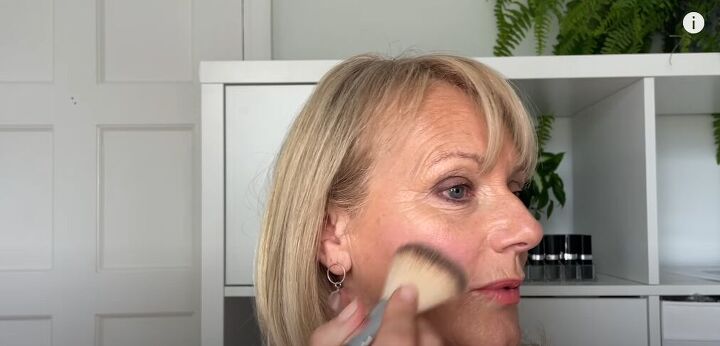 easy makeup tutorial how to apply blush on mature skin, How to apply blusher incorrectly