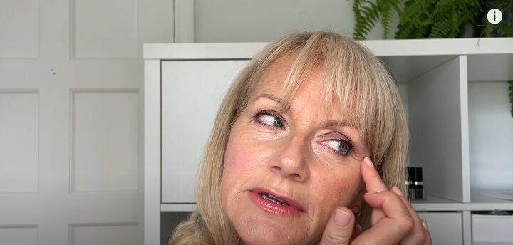 easy makeup tutorial how to apply blush on mature skin, How to apply blusher correctly
