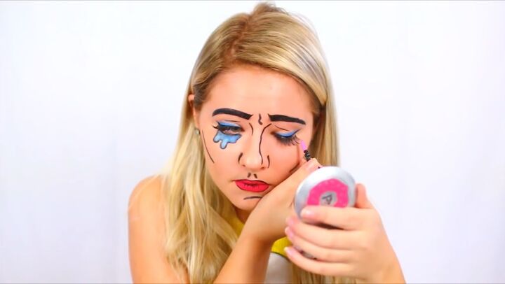 3 cute and easy snapchat halloween costumes, Adding false lashes