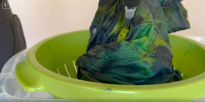 easy tie dye flannel shirt tutorial, Tye dying flannel shirt
