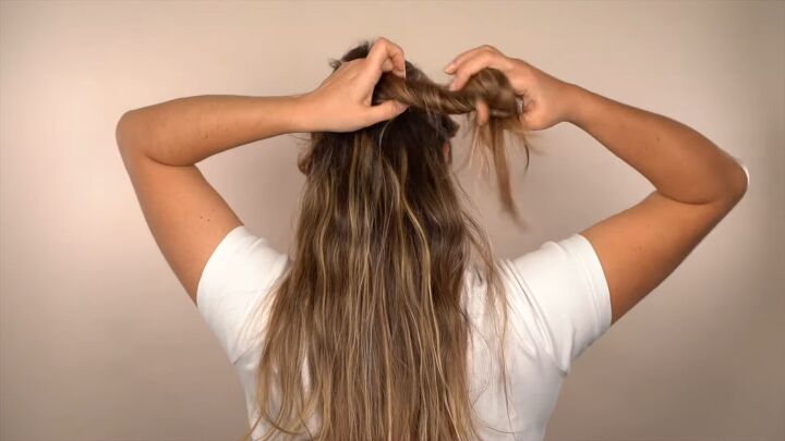3 cute and easy hairstyles for women, Twisting hair