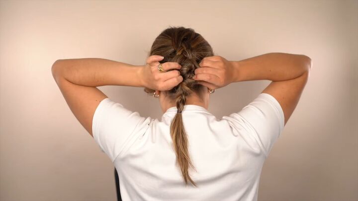 3 cute and easy hairstyles for women, Poking the bun through the braid
