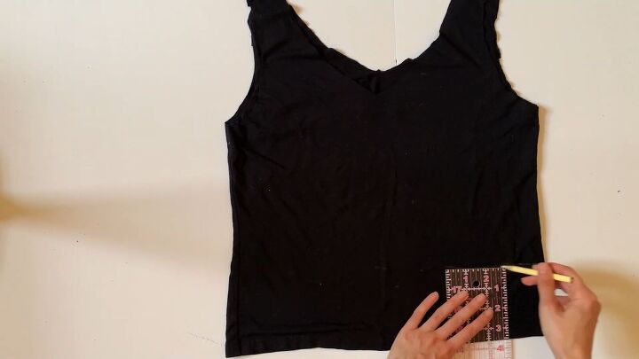 how to make a super cute bag out of a tank top, Drawing a line