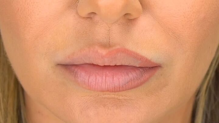 easy kylie jenner lip makeup tutorial, Lined vs natural lips
