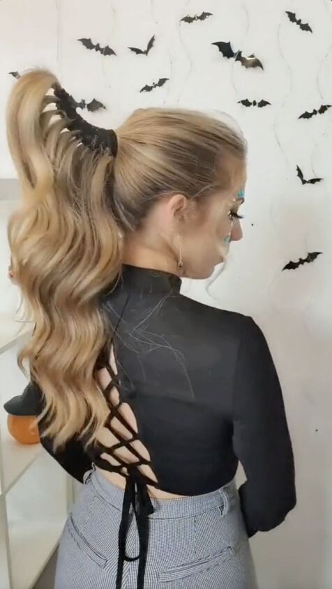 the perfect halloween ponytail