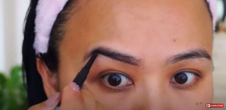 how to pluck your eyebrows easily at home, Creating a base for eyebrow shape