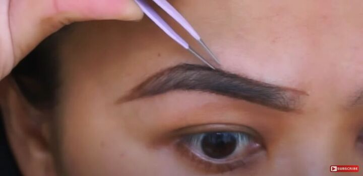 how to pluck your eyebrows easily at home, Tweezing brows