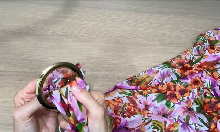 how to make a cute and easy chiffon belt, Threading ring