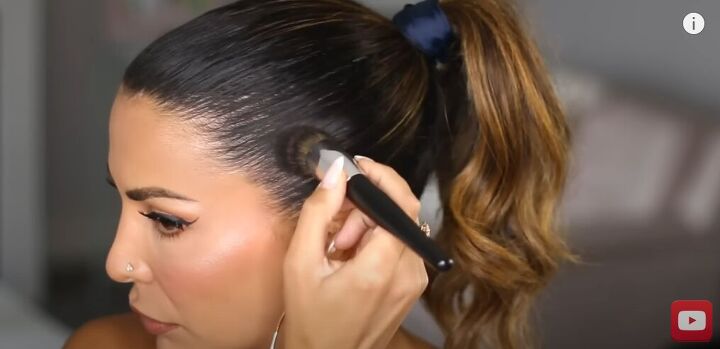 how to get a thick ponytail, Applying scalp foundation