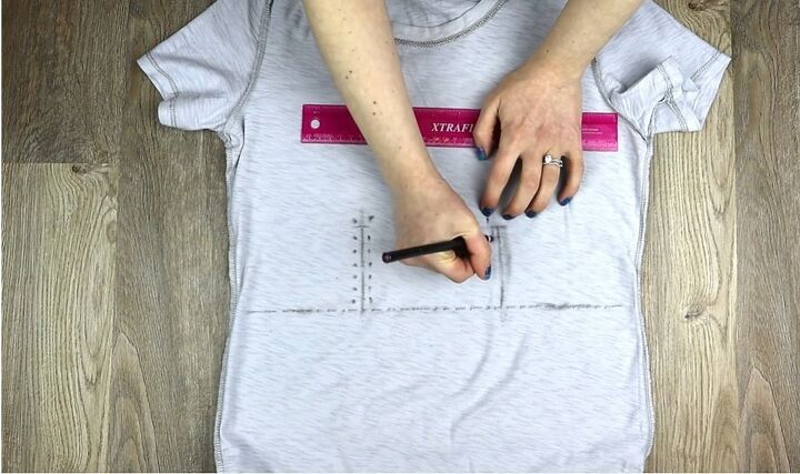 3 super easy diy t shirt cutting ideas, Marking holes