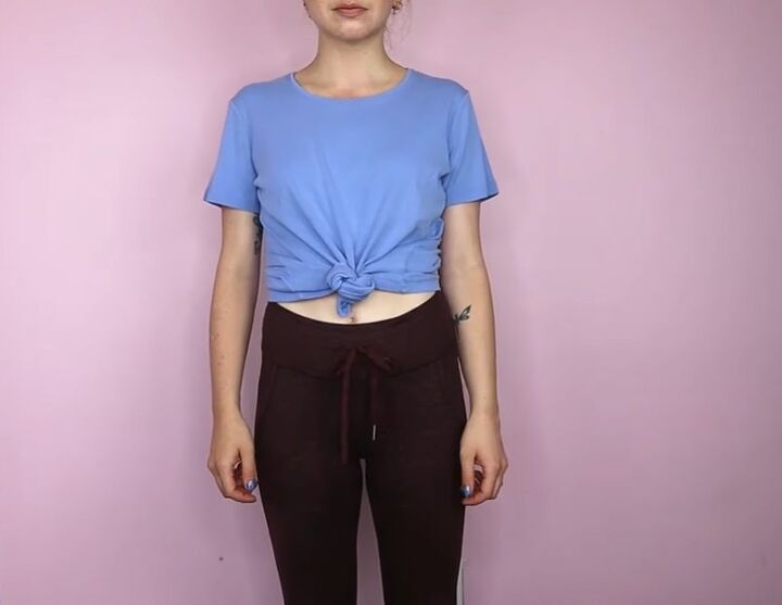 15 awesome diy hacks to make your clothes look different, Knotted t shirt