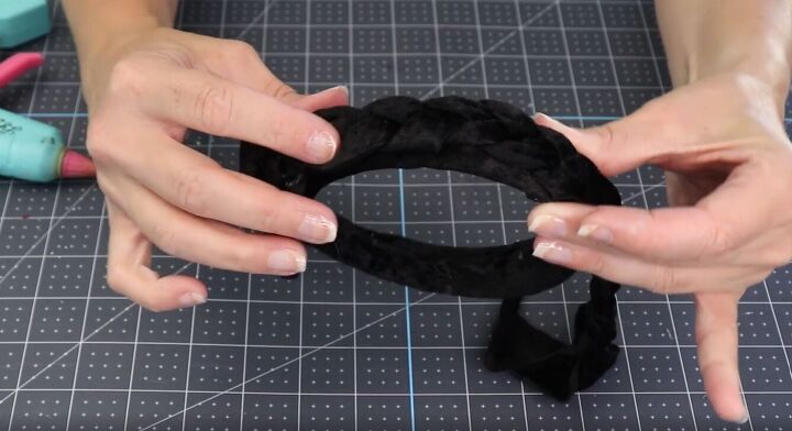 3 super cute and easy diy headbands, Attaching the braid to the headband