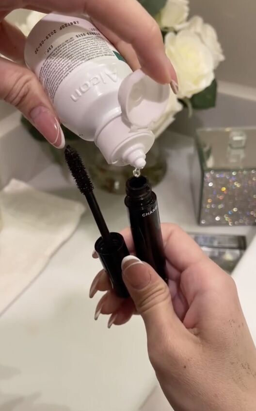 hack for getting all the mascara out the tube