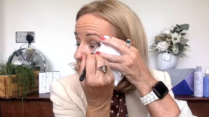 easy eye makeup tutorial for mature skin, Applying medium shade to crease