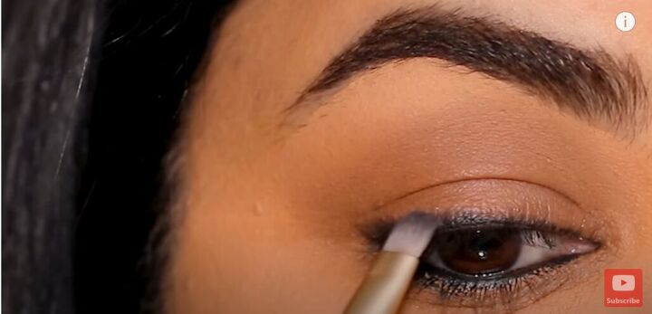 super easy brown smoky eye makeup tutorial, Applying black eyeshadow