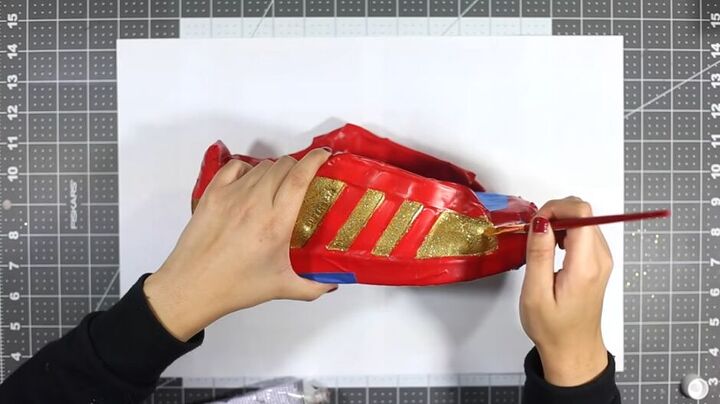 how to make unique glitter sneakers, Applying glue