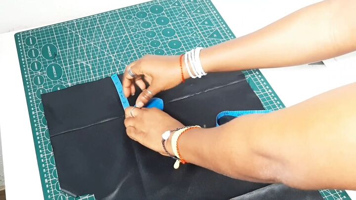 learn how to make a ruffle tote bag with this step by step tutorial, Measuring fabric