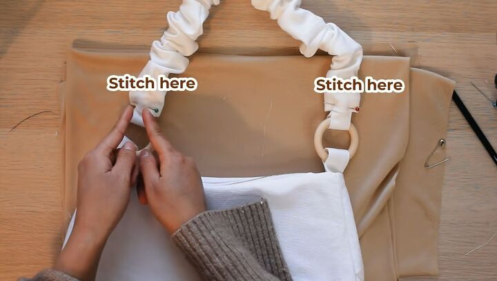 gorgeous scrunchie shoulder bag tutorial, Where to stitch