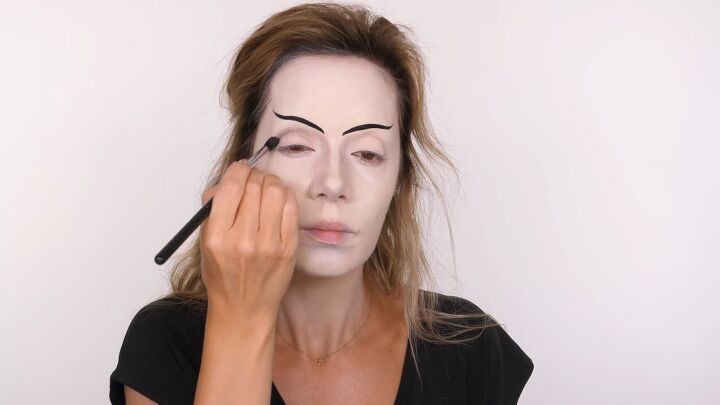 halloween bride of frankenstein makeup tutorial, Defining eye socket