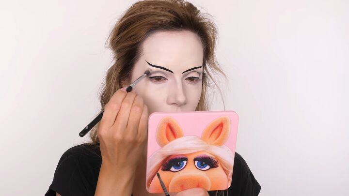 halloween bride of frankenstein makeup tutorial, Blending the eyebrow