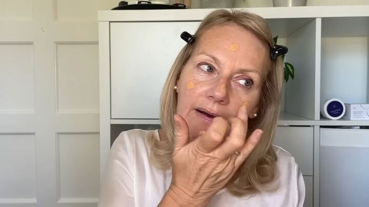easy 10 minute no makeup makeup look tutorial, Applying a beauty balm