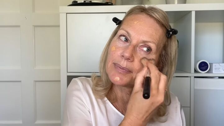 easy 10 minute no makeup makeup look tutorial, Blending beauty balm