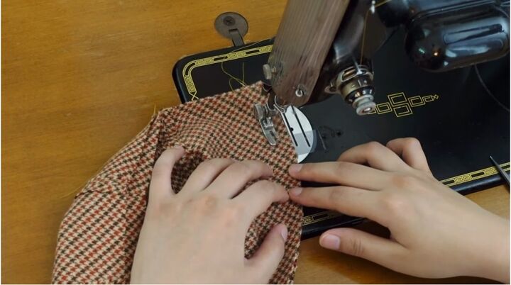how to sew a super cozy beret, Stitching seam allowance