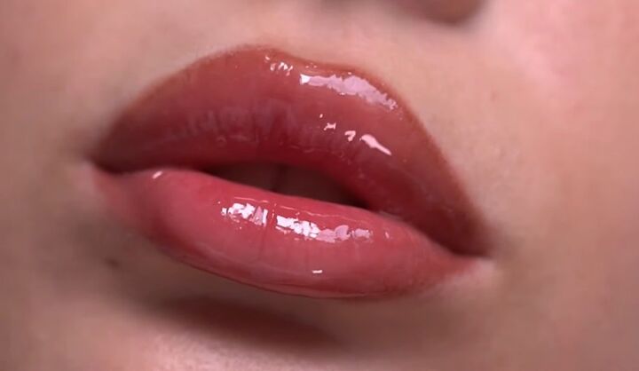 4 easy steps to fake big lips, Completed big lip makeup