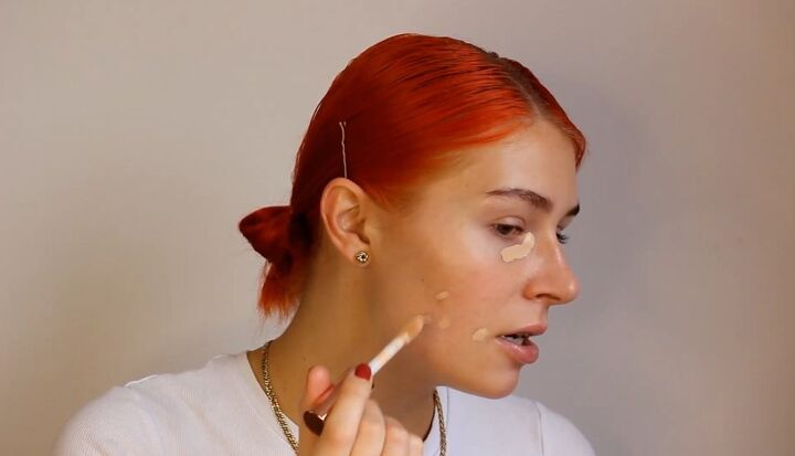 easy 9 step minimal makeup tutorial, Applying concealer