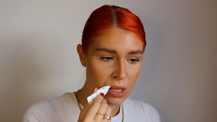 easy 9 step minimal makeup tutorial, Adding lip balm