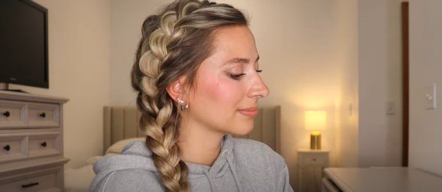 2 cute and easy french braid hairstyles, Completed simple side French braid