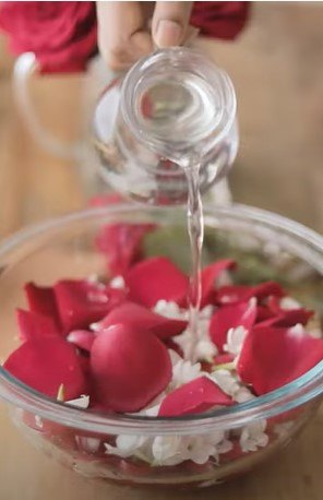how to make jasmine and rose water for super shiny hair, Adding water