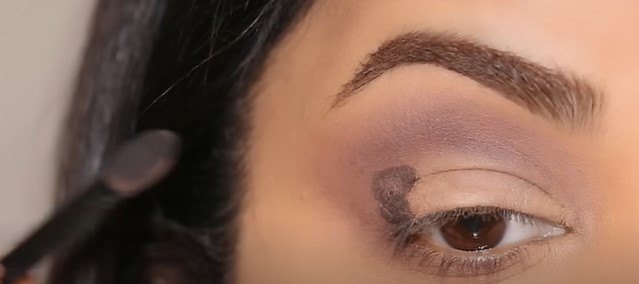 how to put on black eyeshadow at rose holeman blog... 3 Easy Eyeshadow Tutorials for Beginners | Upstyle
