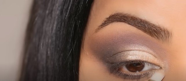 3 easy eyeshadow tutorials for beginners, Adding more highlighter