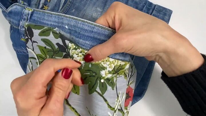fun upcycle tutorial how to embroider old jeans, Adding under pocket detail