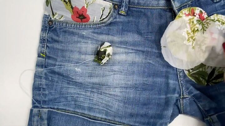 fun upcycle tutorial how to embroider old jeans, Creating a flower detail