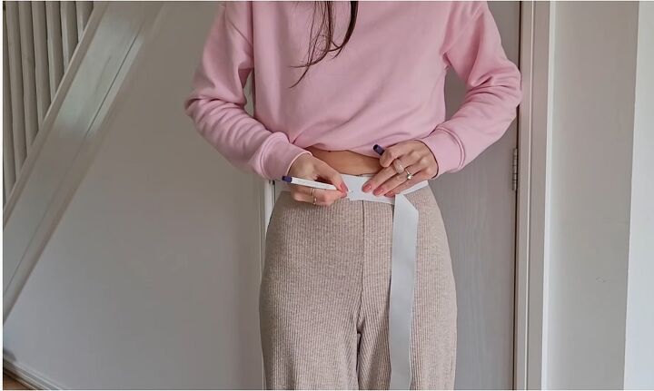 how to diy cute and comfy wide leg joggers, Marking elastic