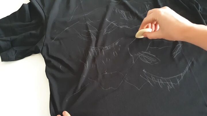 how to diy last minute halloween t shirts, Sketching design