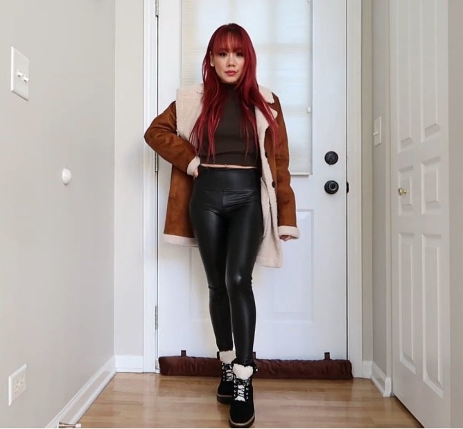 how to style leather leggings in 10 trendy ways, How to style leather leggings Wooly textures