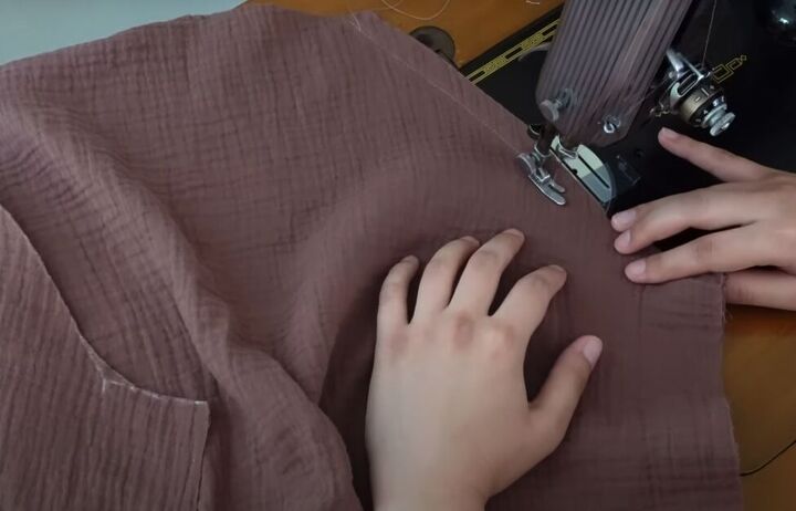 easy cottagecore dress sewing tutorial, Attaching the sleeves to the bodice